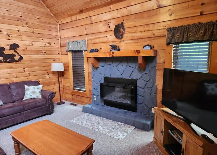 Story Brook: Beautiful True Log Cabin! Close To Dollywood, State Park, And More!
