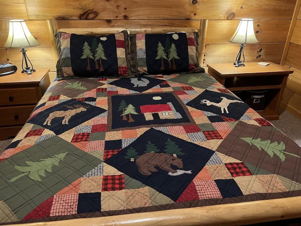 Holiday home Story Brook: Beautiful True Log Cabin! Close To Dollywood, State Park, And More! Sevierville