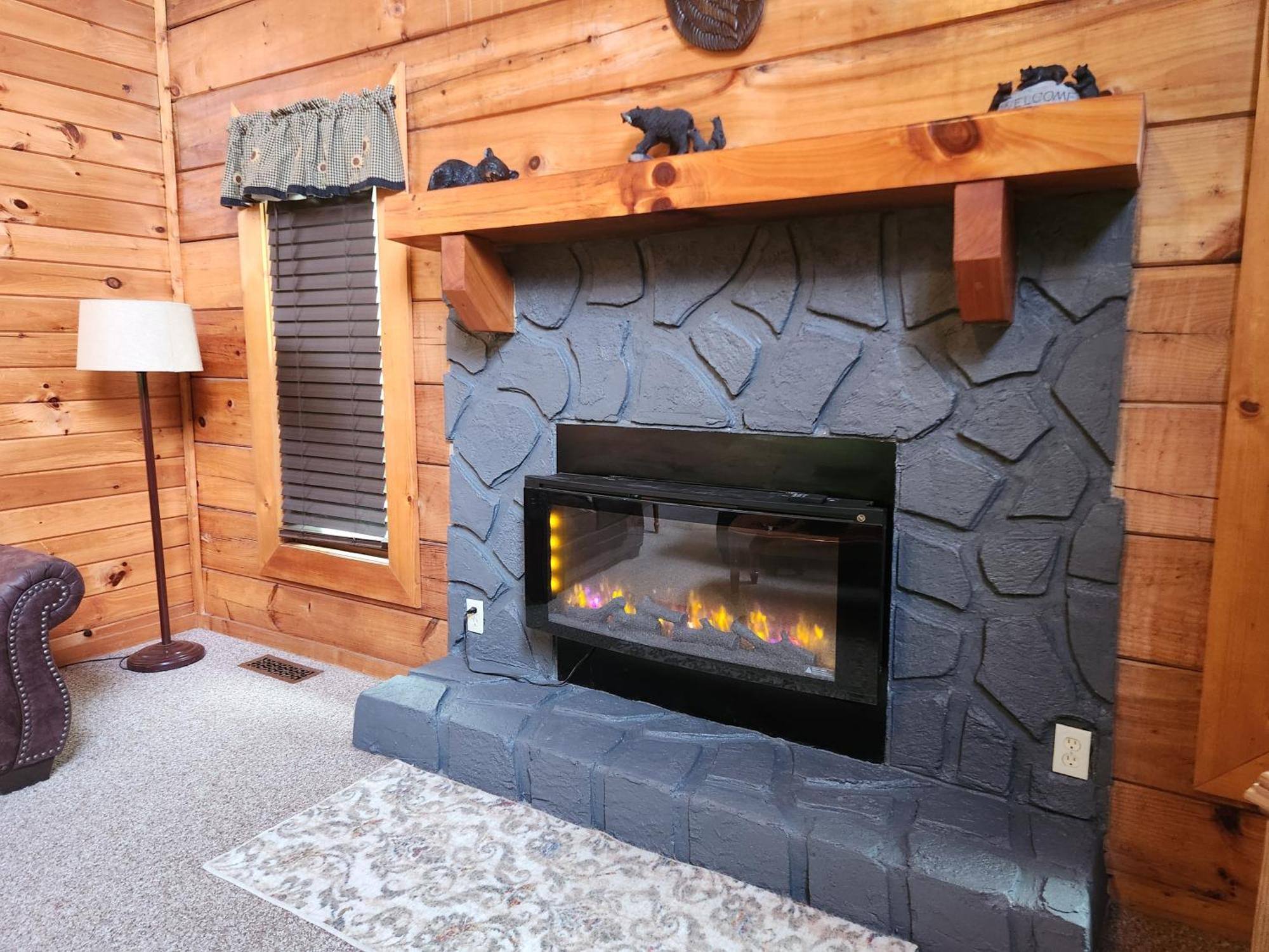 Story Brook: Beautiful True Log Cabin! Close To Dollywood, State Park, And More! Holiday home